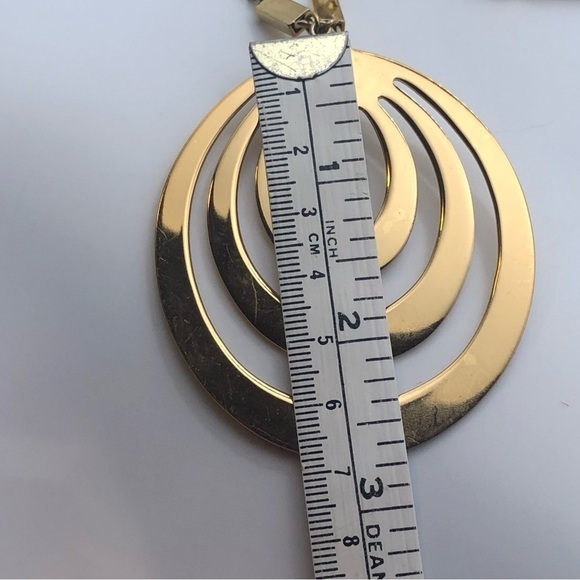 Vtg 60s Monet Gold Tone Huge Pendant Long Necklace 29” & 2.8” Pendant - Picture 4 of 4
